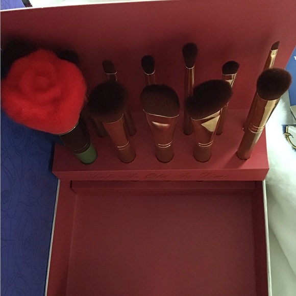 🎁 Disney Beauty And The Beast Bundle 18 pcs in Themed Box Brush Set, mirror,bag - Picture 8 of 12